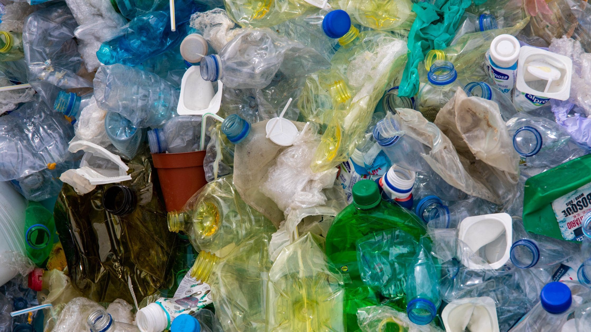 Plastic Packaging Axil Cover Photo